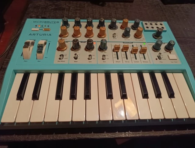 Arturia MicroBrute SE blue Analogsynthesizer