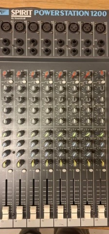 Αυτοενισχυόμενη κονσόλα Soundcraft spiri