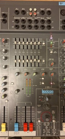 Αυτοενισχυόμενη κονσόλα Soundcraft spiri