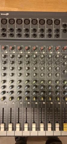 Αυτοενισχυόμενη κονσόλα Soundcraft spiri