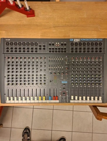 Αυτοενισχυόμενη κονσόλα Soundcraft spiri