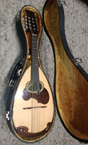 Μαντολίνο Suzuki M-30, με θήκη