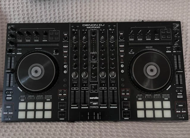 Denon MC7000