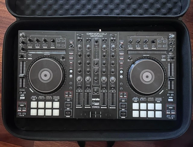 Denon MC7000