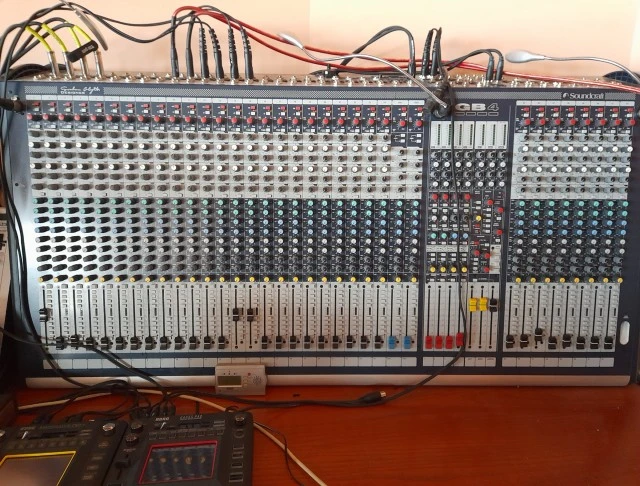 Κονσόλα Soundcraft GB4-32 με Flight Case