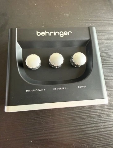Κάρτα Ήχου Behringer UM2
