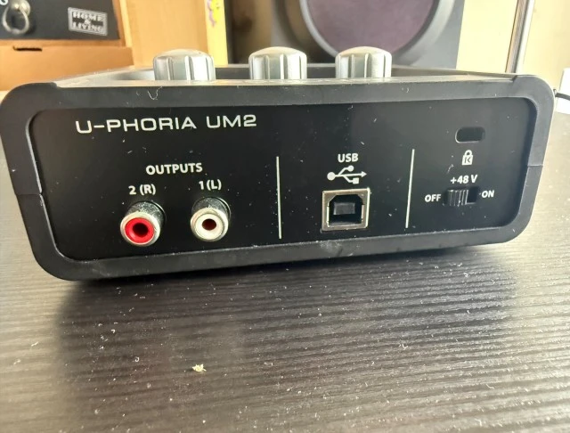 Κάρτα Ήχου Behringer UM2