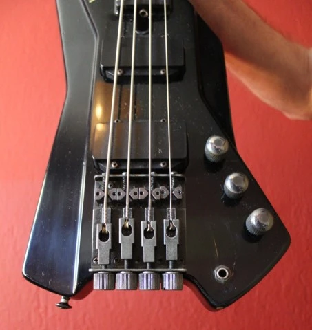 Yamaha BX 1 neck thru headless bass