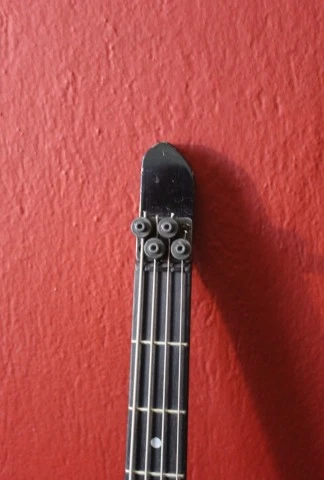 Yamaha BX 1 neck thru headless bass