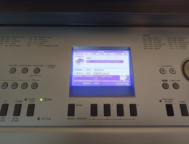 Yamaha DGX-640