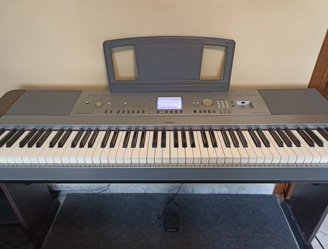 Yamaha DGX-640