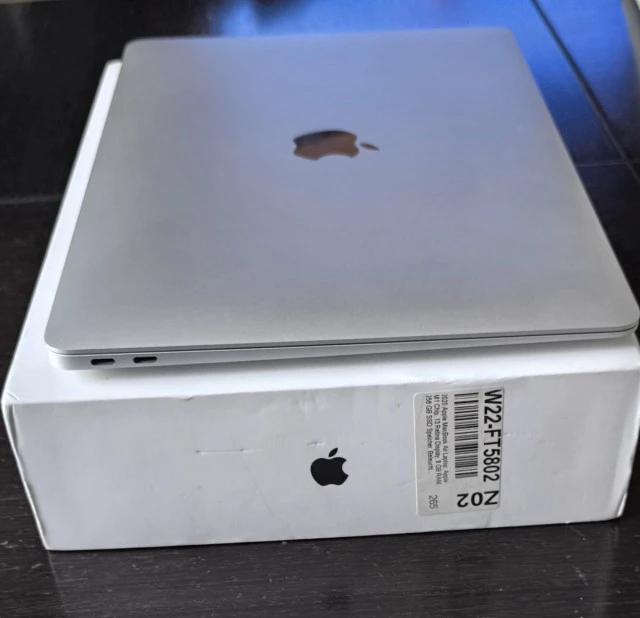 MacBook Air M1