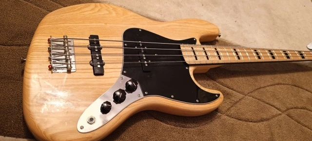 Fender Jazz bass AVRI 75 USA 