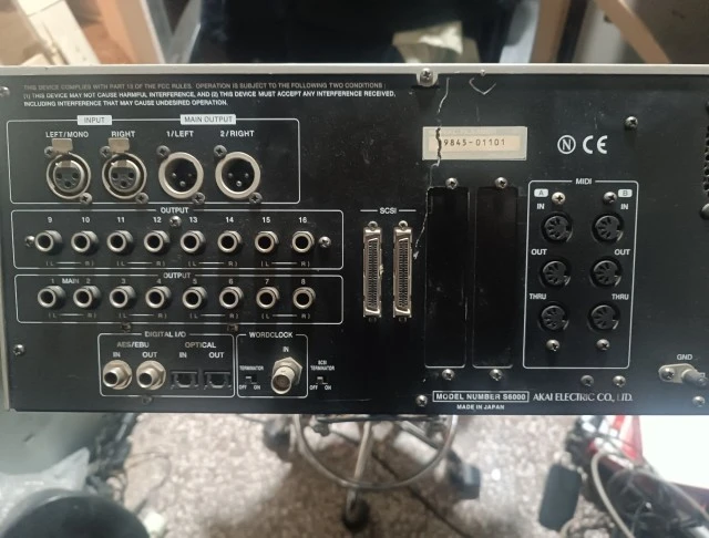 Akai sampler s6000