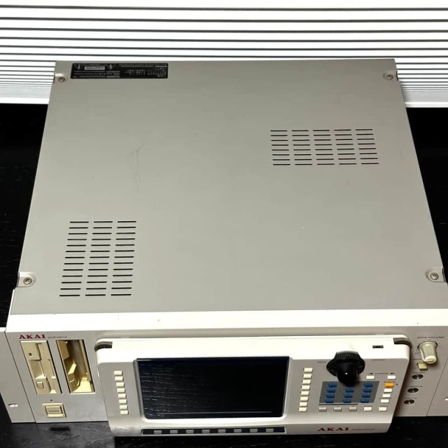 Akai sampler s6000