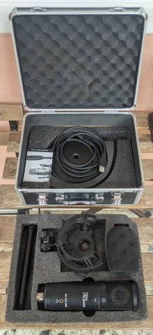 the t.bone SC 420 USB Desktop-Set