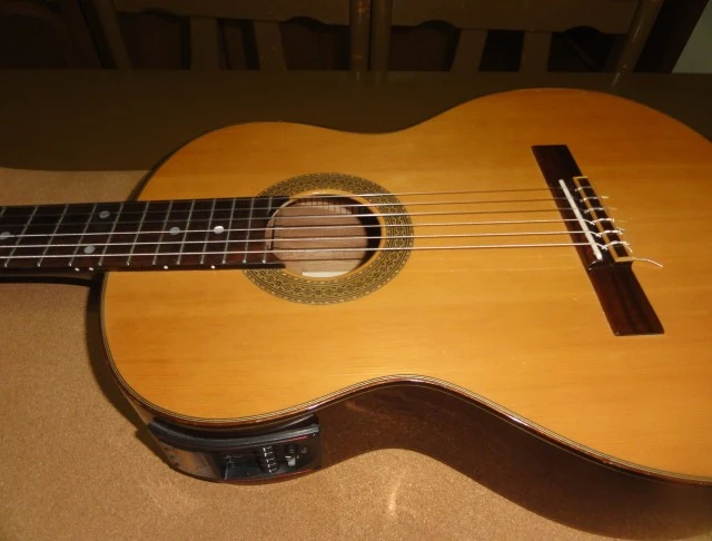 Ibanez G200E - Natural ηλεκτροκλασική κιθάρα