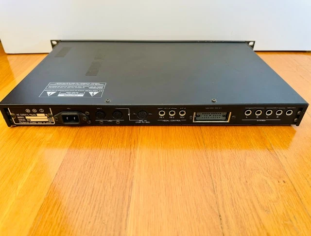 Roland GM-70, Guitar MIDI Converter 