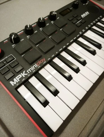 AKAI MPK Mini Play