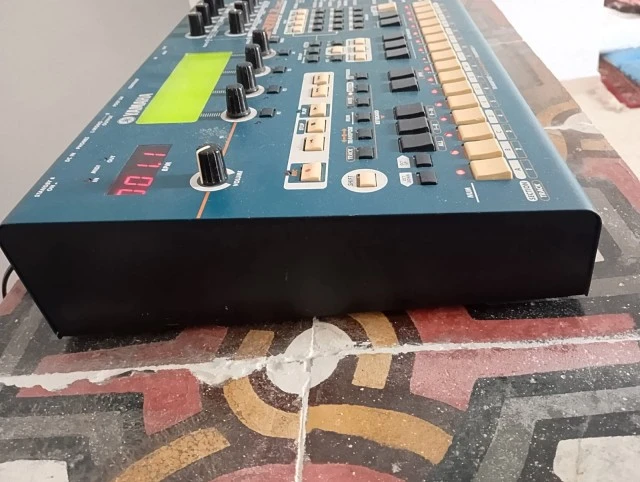 Yamaha RM1X