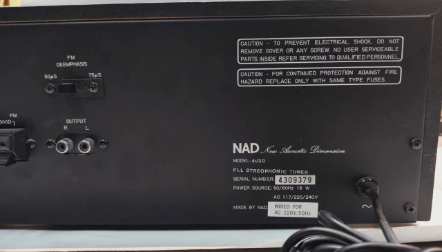 NAD 4030 Stereophonic Tuner – Vintage Hi