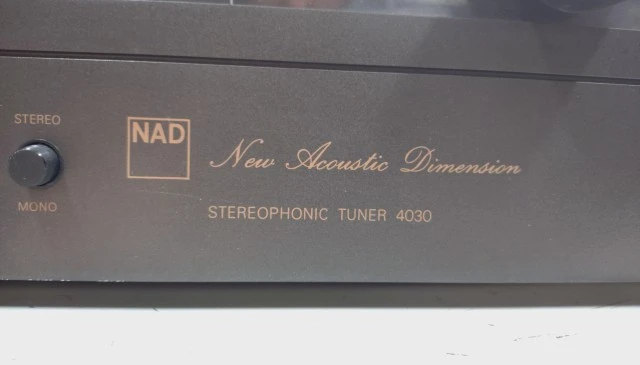 NAD 4030 Stereophonic Tuner – Vintage Hi