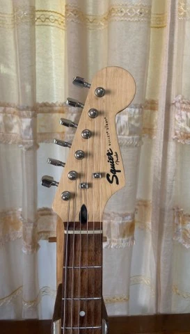 Fender Squier Bullet Strato Bundle 