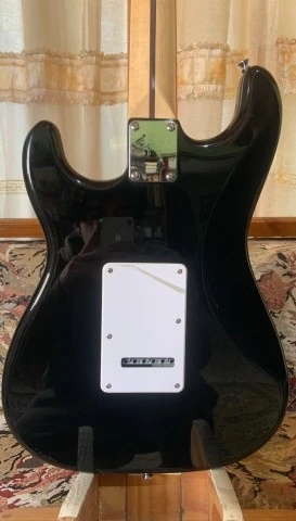 Fender Squier Bullet Strato Bundle 