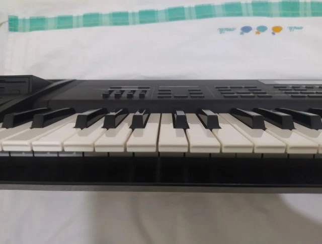Roland XP-60.