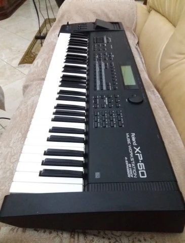 Roland XP-60.