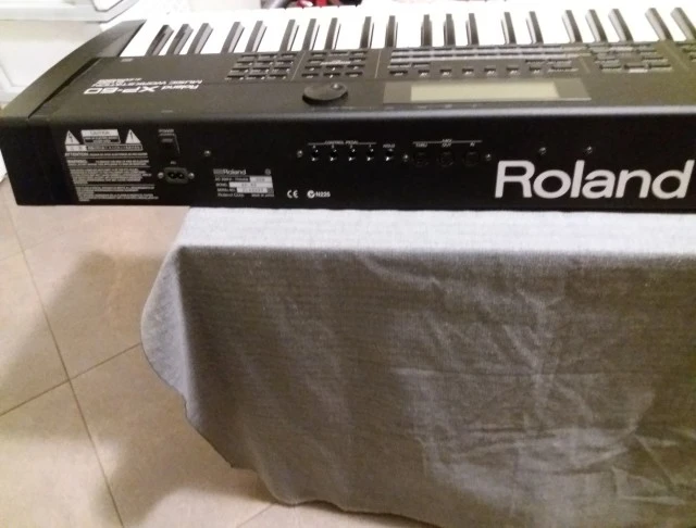 Roland XP-60.