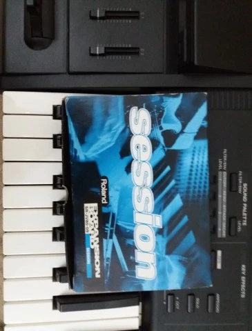 Roland XP-60.