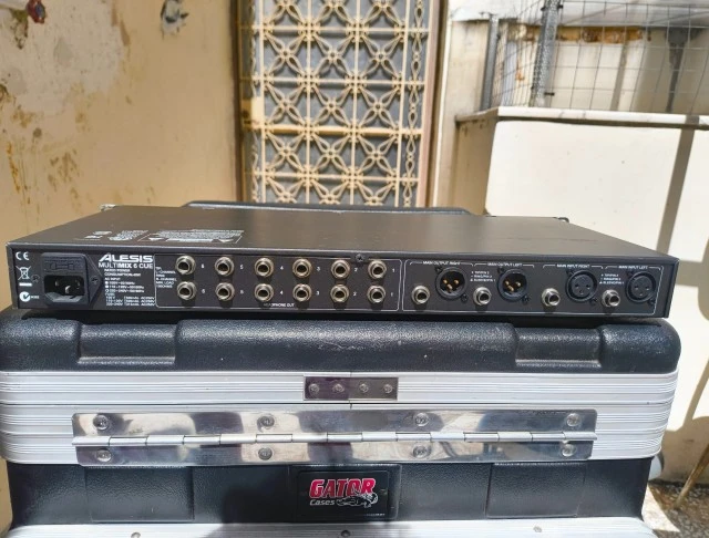 Ενισχυτής ακουστικών Alesis MultiMix 6 Cue 