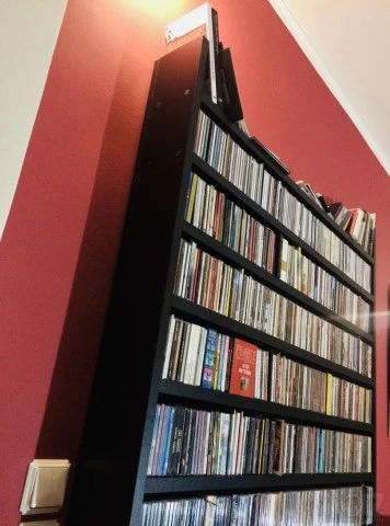 Έπιπλο αποθήκευσης 1.200 CD's