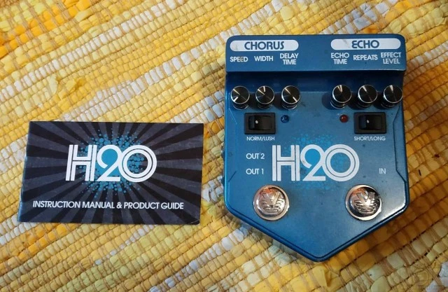 το Analog chorus and echo H2O τ