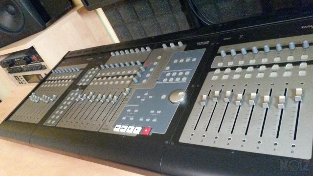 Tascam FW-1884 + 2 FE-8
