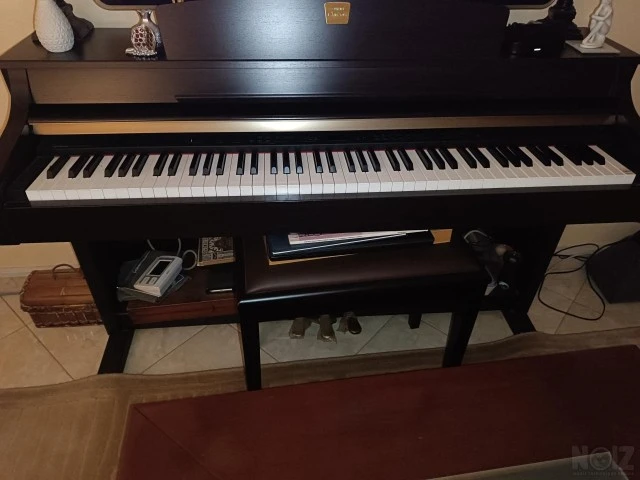 Ηλεκτρονικό πιάνο Yamaha clavinova