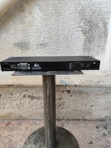 Equalizer dbx 131s