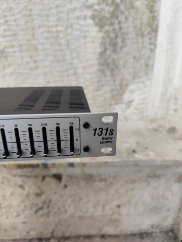 Equalizer dbx 131s