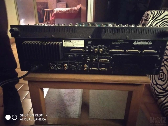 TASCAM dm 24 κονσόλα