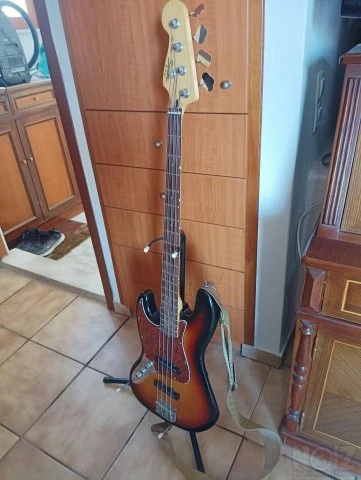 Αριστερό squire jazz vintage modified
