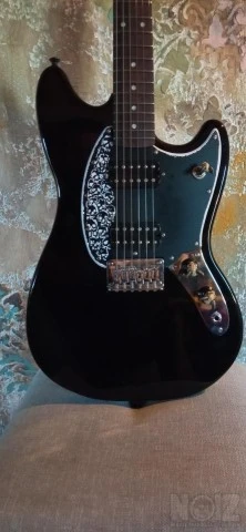Squier Mustang