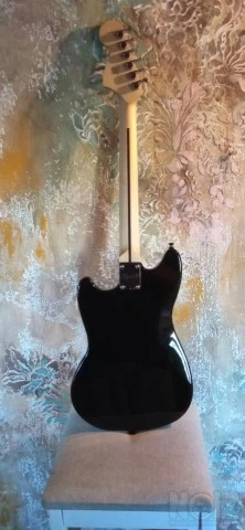 Squier Mustang