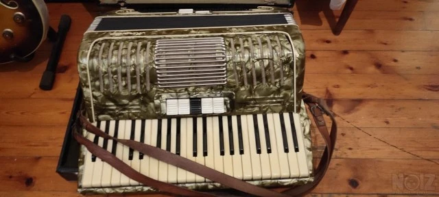 Ακορντεόν miranda 120bass. made in germa
