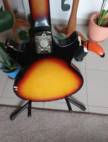 1970’s MIJ Sunburst Gibson Melody Maker 