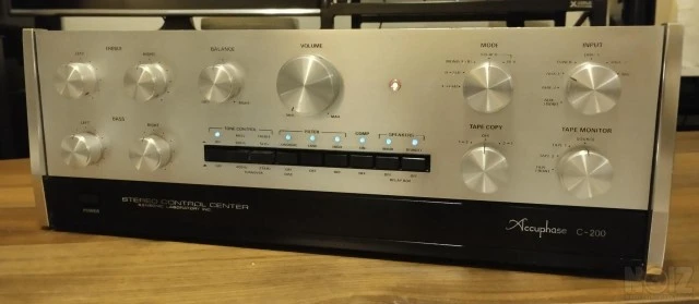 Accuphase c200