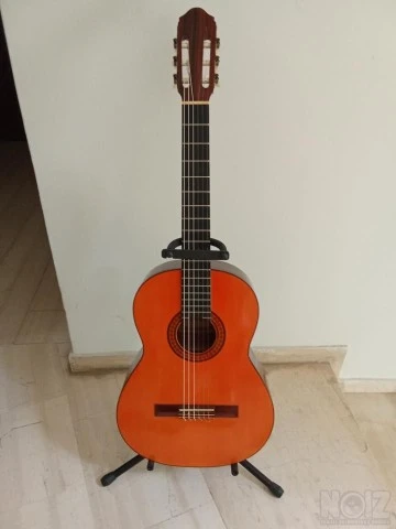 Raimundo 128 classical guitar , made in 