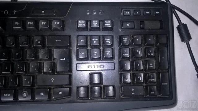 Logitech G110 - Trust GXT 830-RW Avonn G