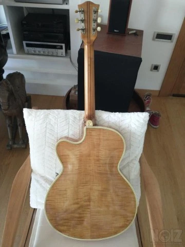 Hofner 462 “cat eye” 1956
