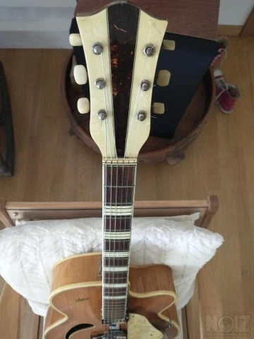 Hofner 462 “cat eye” 1956
